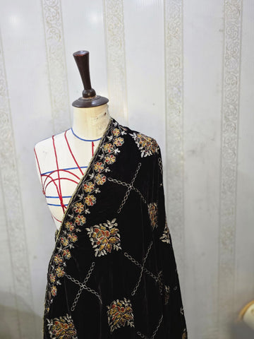 BLACK VELVET SHAWL